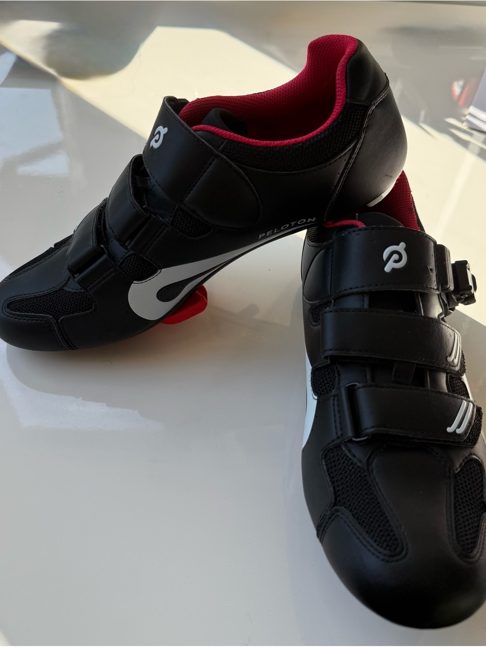 Peloton Cycling Shoes in Black & White/ EU 43